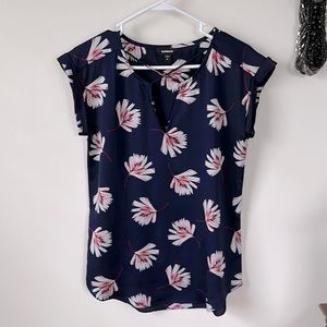 Split neck with criss-cross detail Gramercy Tee